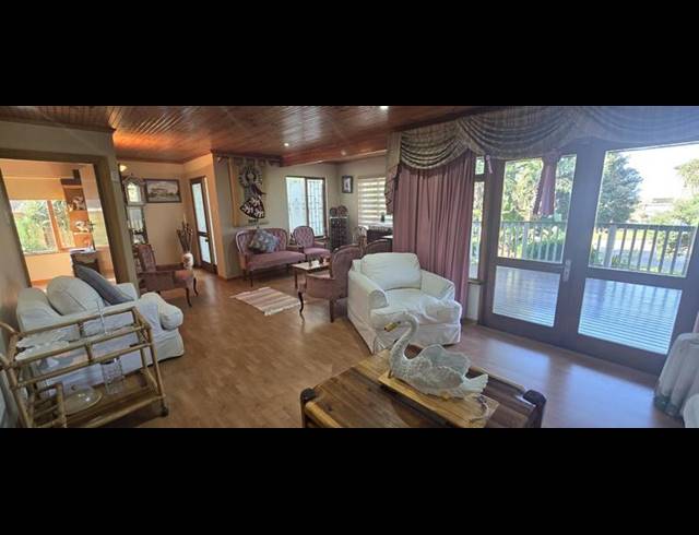 4 BEDROOM HOUSE FOR SALE IN HERSHAM